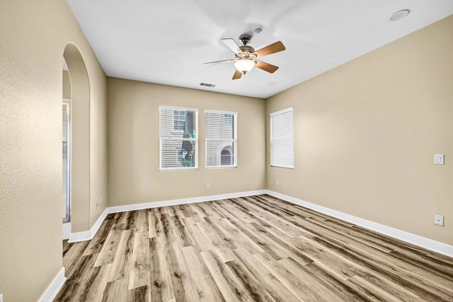 7885 Via Montebello 6, San Diego, CA 92129