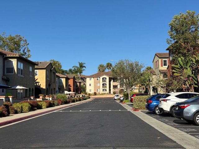7885 Via Montebello 6, San Diego, CA 92129