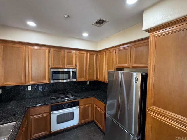 7885 Via Montebello 6, San Diego, CA 92129