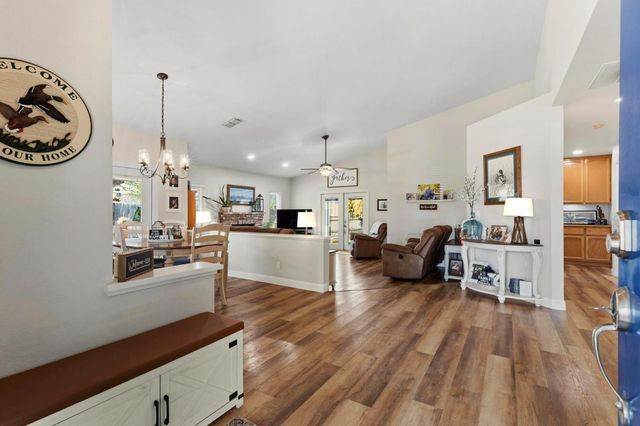 212 SW Country Club Dr, Colusa, CA 95932