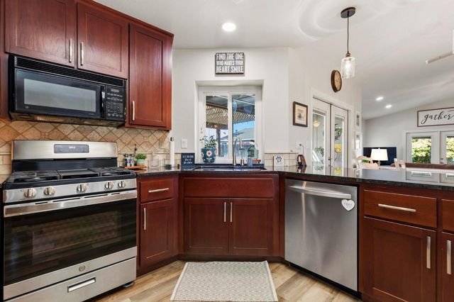 212 SW Country Club Dr, Colusa, CA 95932