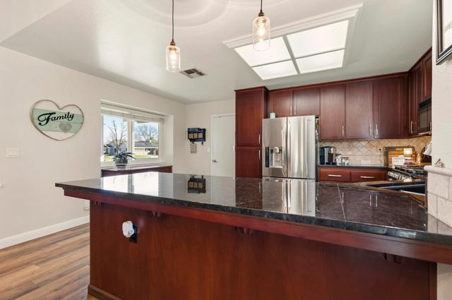 212 SW Country Club Dr, Colusa, CA 95932