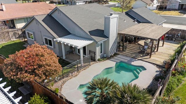 212 SW Country Club Dr, Colusa, CA 95932