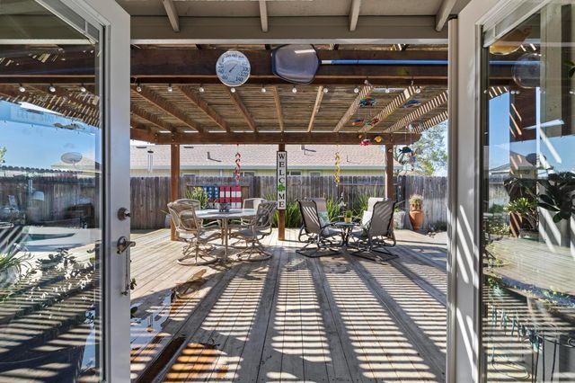 212 SW Country Club Dr, Colusa, CA 95932