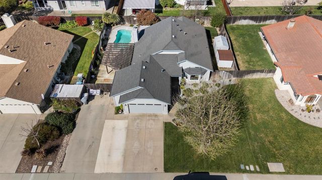 212 SW Country Club Dr, Colusa, CA 95932