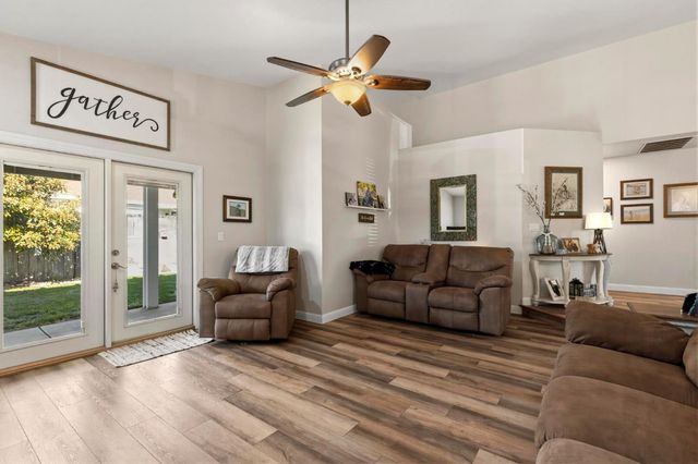 212 SW Country Club Dr, Colusa, CA 95932