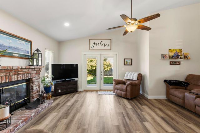 212 SW Country Club Dr, Colusa, CA 95932