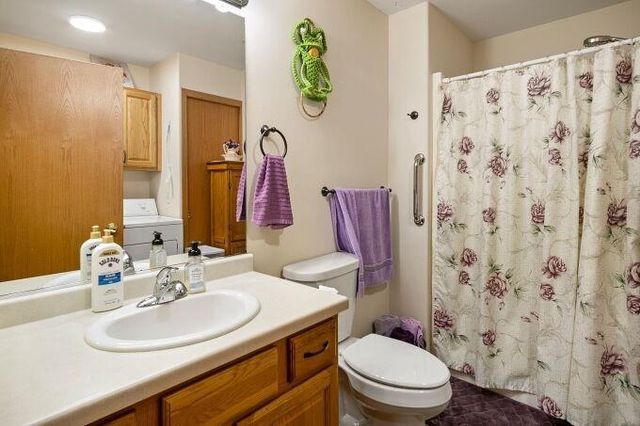 3330 S Robin Meadows Lane, Eau Claire, WI 54701