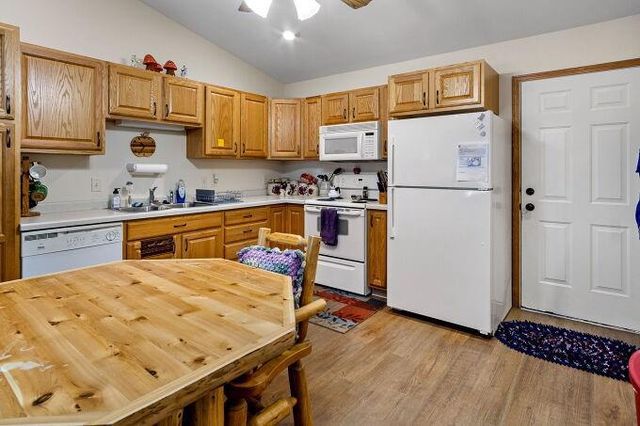 3330 S Robin Meadows Lane, Eau Claire, WI 54701