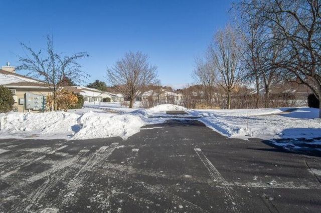 3330 S Robin Meadows Lane, Eau Claire, WI 54701