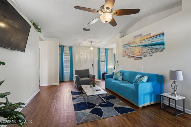 7826 ALLSPICE Circle E, Jacksonville, FL 32244