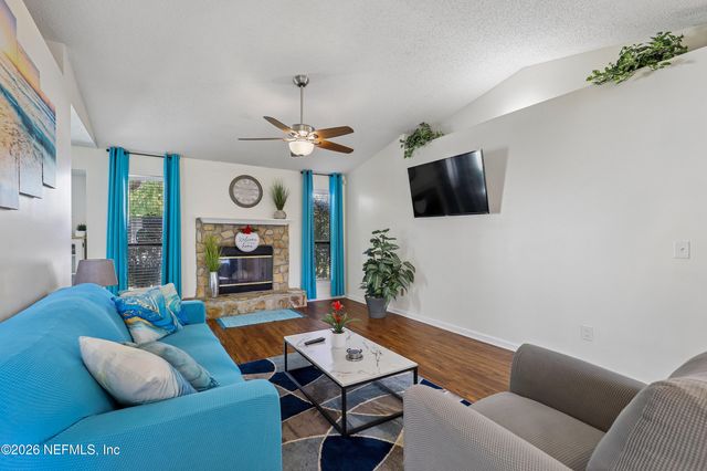 7826 ALLSPICE Circle E, Jacksonville, FL 32244