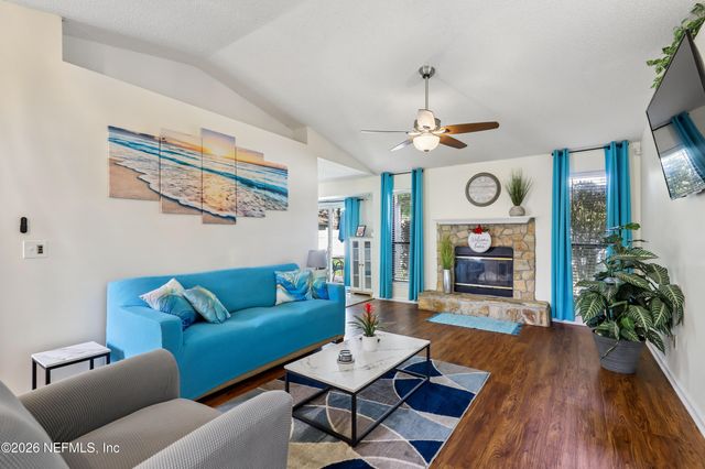 7826 ALLSPICE Circle E, Jacksonville, FL 32244