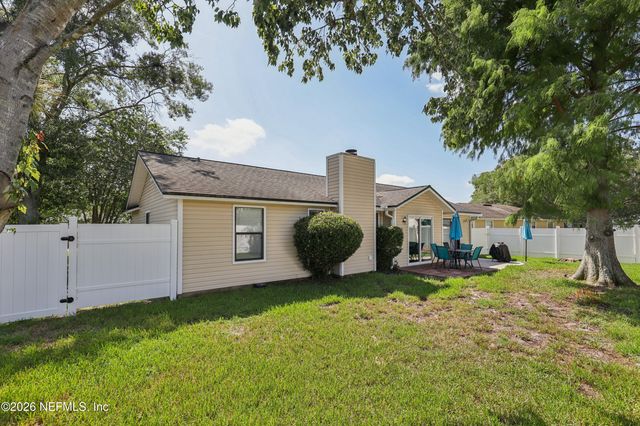 7826 ALLSPICE Circle E, Jacksonville, FL 32244