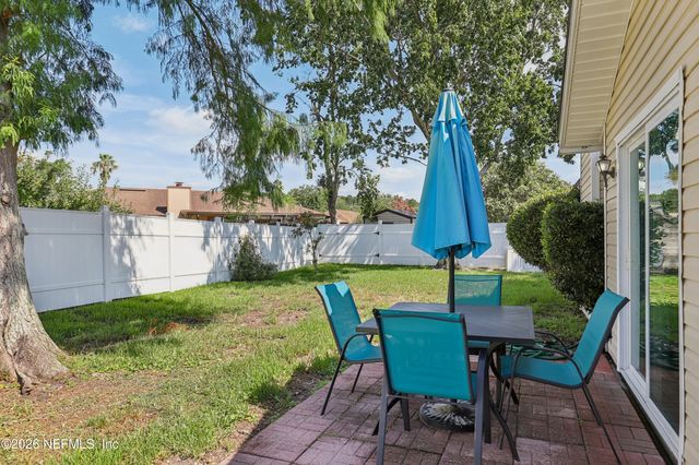7826 ALLSPICE Circle E, Jacksonville, FL 32244