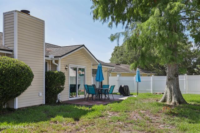 7826 ALLSPICE Circle E, Jacksonville, FL 32244