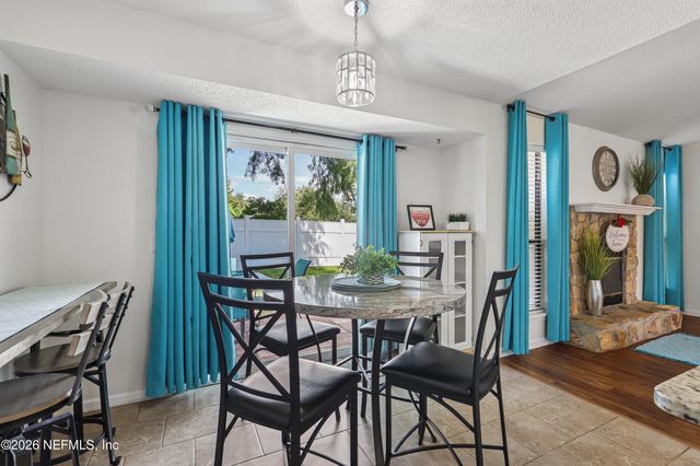 7826 ALLSPICE Circle E, Jacksonville, FL 32244