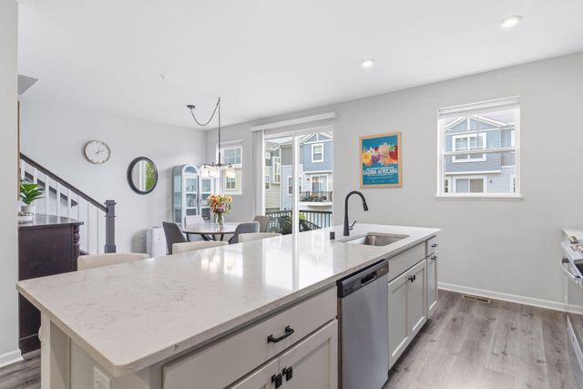 2864 Lexington Place N, Roseville, MN 55113