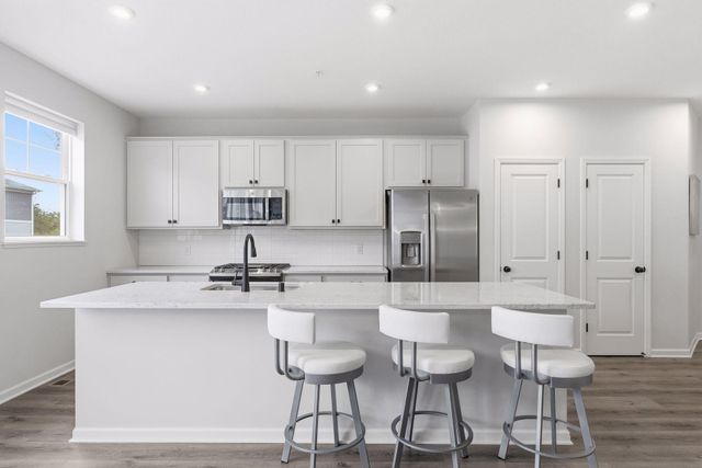 2864 Lexington Place N, Roseville, MN 55113