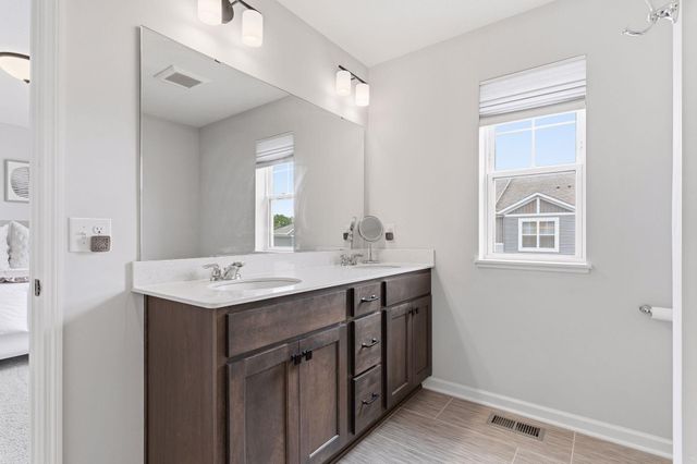 2864 Lexington Place N, Roseville, MN 55113