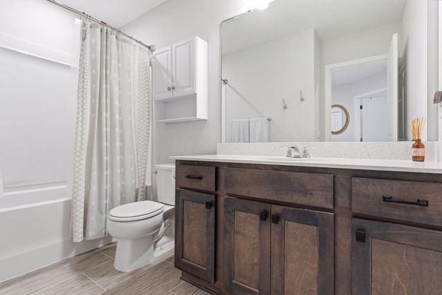 2864 Lexington Place N, Roseville, MN 55113