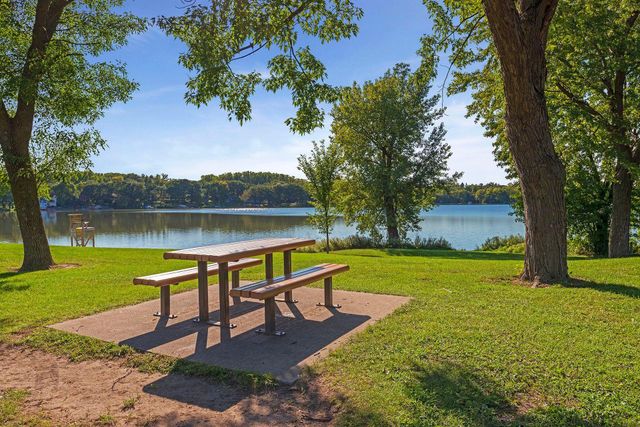 2864 Lexington Place N, Roseville, MN 55113