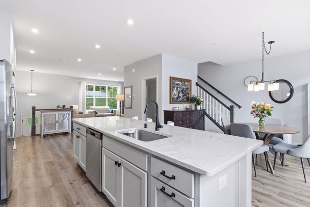 2864 Lexington Place N, Roseville, MN 55113