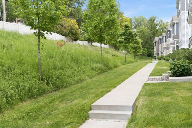 2864 Lexington Place N, Roseville, MN 55113