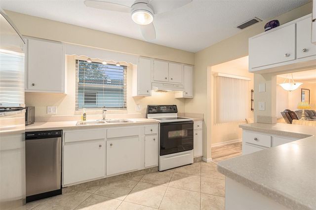 11200 102ND AVENUE 16, Seminole, FL 33778