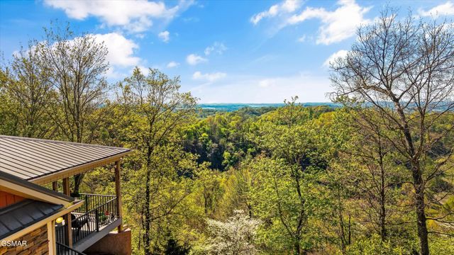 2278 Lower Rinehart Road, Dandridge, TN 37725