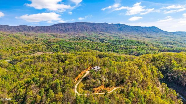 2278 Lower Rinehart Road, Dandridge, TN 37725