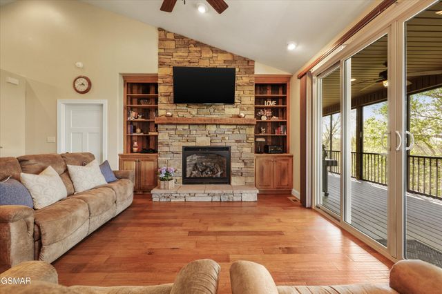 2278 Lower Rinehart Road, Dandridge, TN 37725