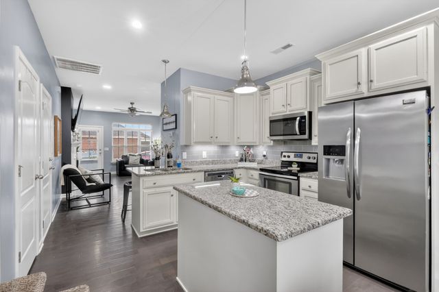 706 Indian Ridge Cir, White House, TN 37188