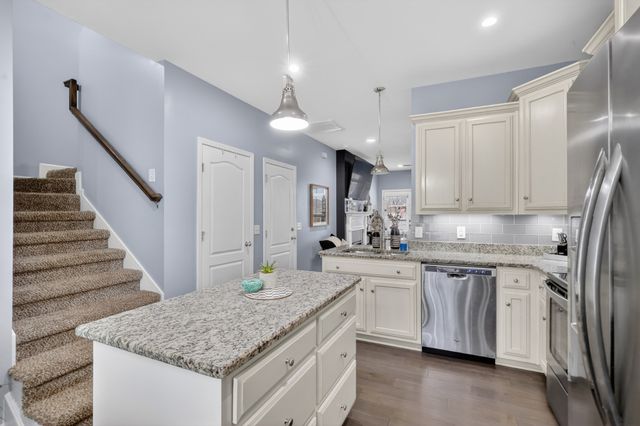 706 Indian Ridge Cir, White House, TN 37188