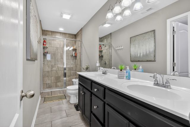 706 Indian Ridge Cir, White House, TN 37188