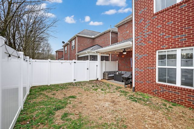 706 Indian Ridge Cir, White House, TN 37188
