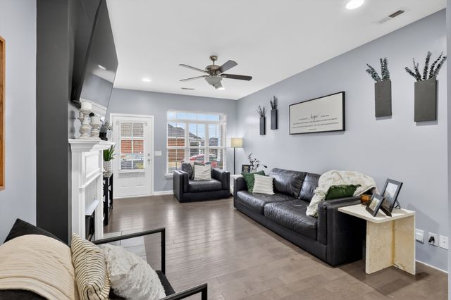 706 Indian Ridge Cir, White House, TN 37188