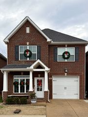 706 Indian Ridge Cir, White House, TN 37188
