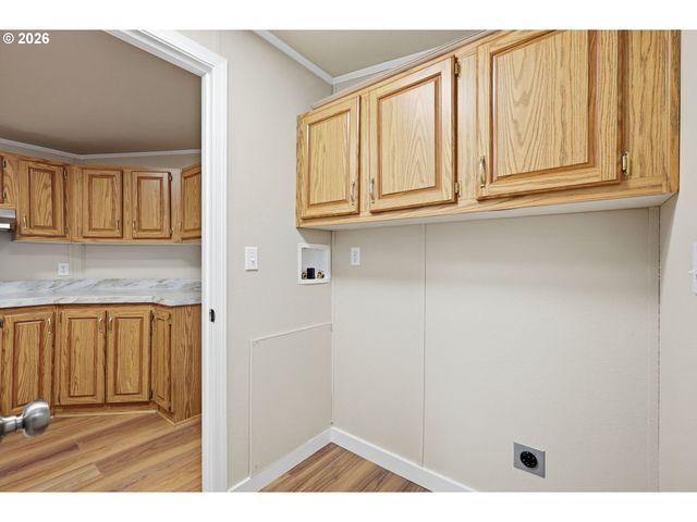 4475 Franklin Blvd 9, Eugene, OR 97403