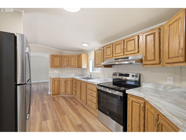 4475 Franklin Blvd 9, Eugene, OR 97403