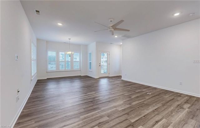 116 Genoa CT, Yorktown, VA 23693