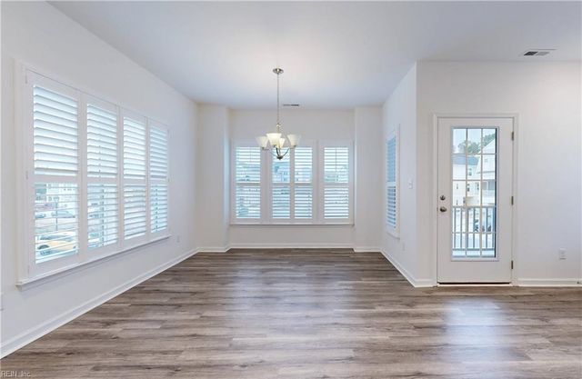 116 Genoa CT, Yorktown, VA 23693