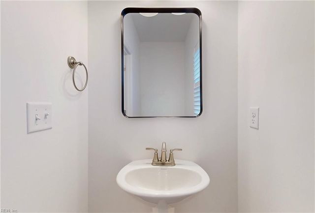 116 Genoa CT, Yorktown, VA 23693