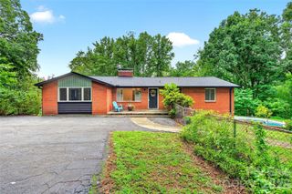 40 Mintz Lane, Swannanoa, NC 28778
