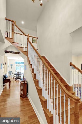 8 BENTLEY LN, Lancaster, PA 17603