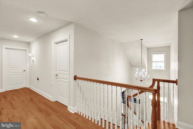 8 BENTLEY LN, Lancaster, PA 17603