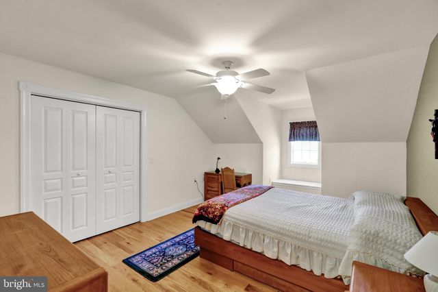 8 BENTLEY LN, Lancaster, PA 17603