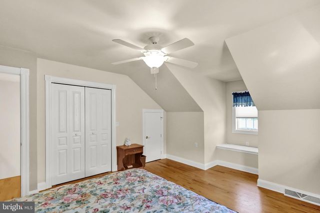 8 BENTLEY LN, Lancaster, PA 17603