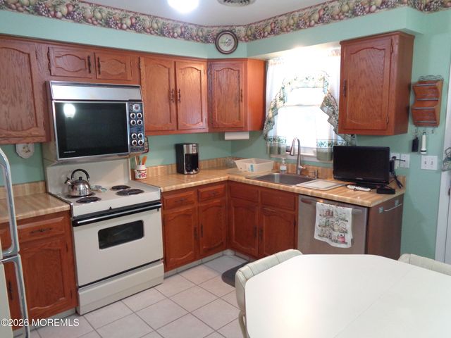 7 B Birchwood Court, Whiting, NJ 08759