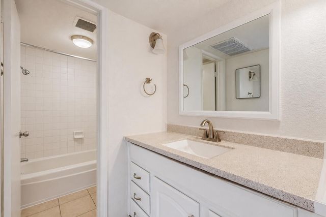 1100 Alvarado Drive SE APT 310, Albuquerque, NM 87108